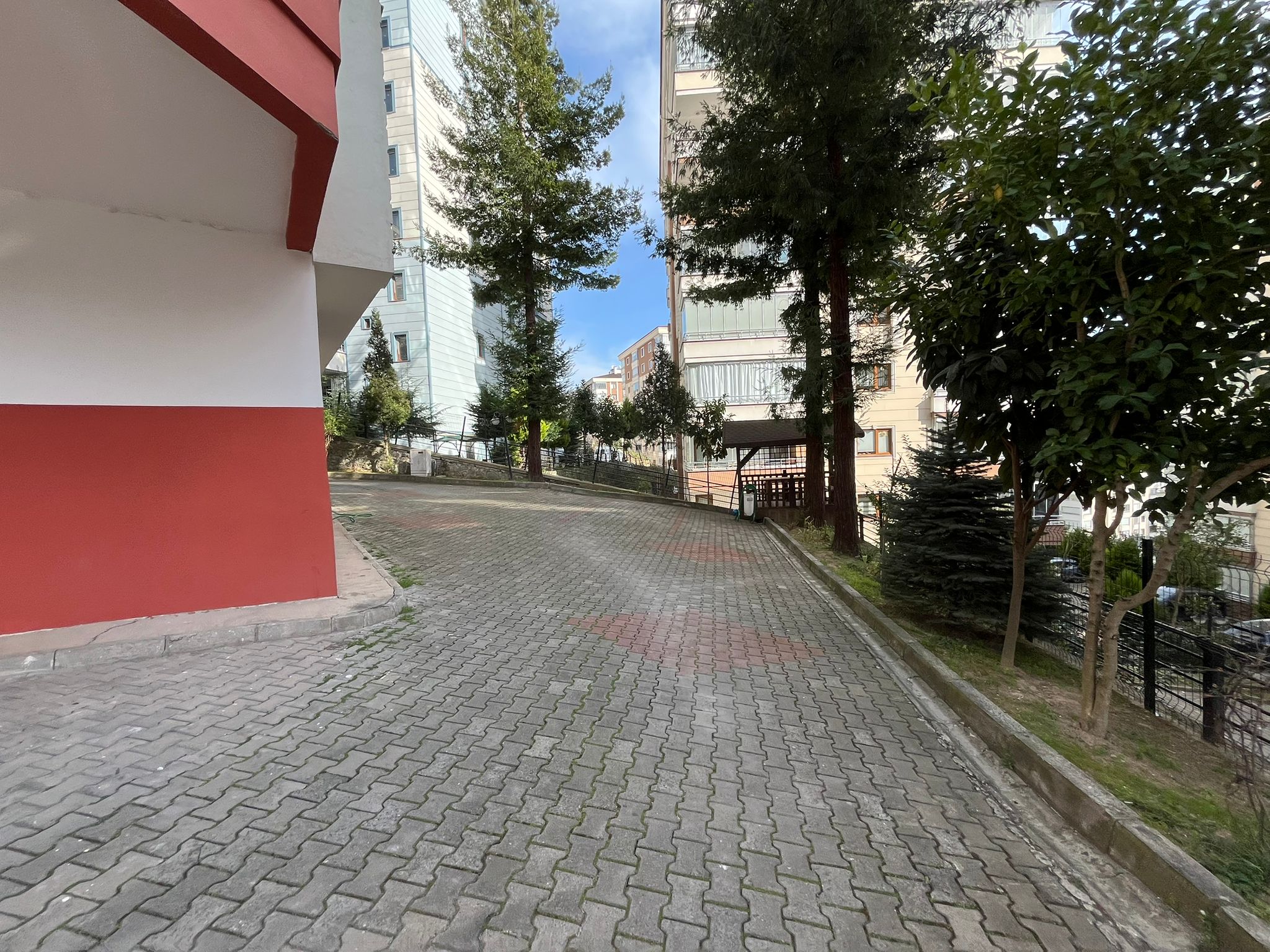 ÇUKURÇAYIR'DA 3+1 KİRALIK DAİRE